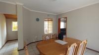 Dining Room - 23 square meters of property in Bergbron