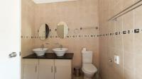 Bathroom 3+ - 9 square meters of property in Schoemansville