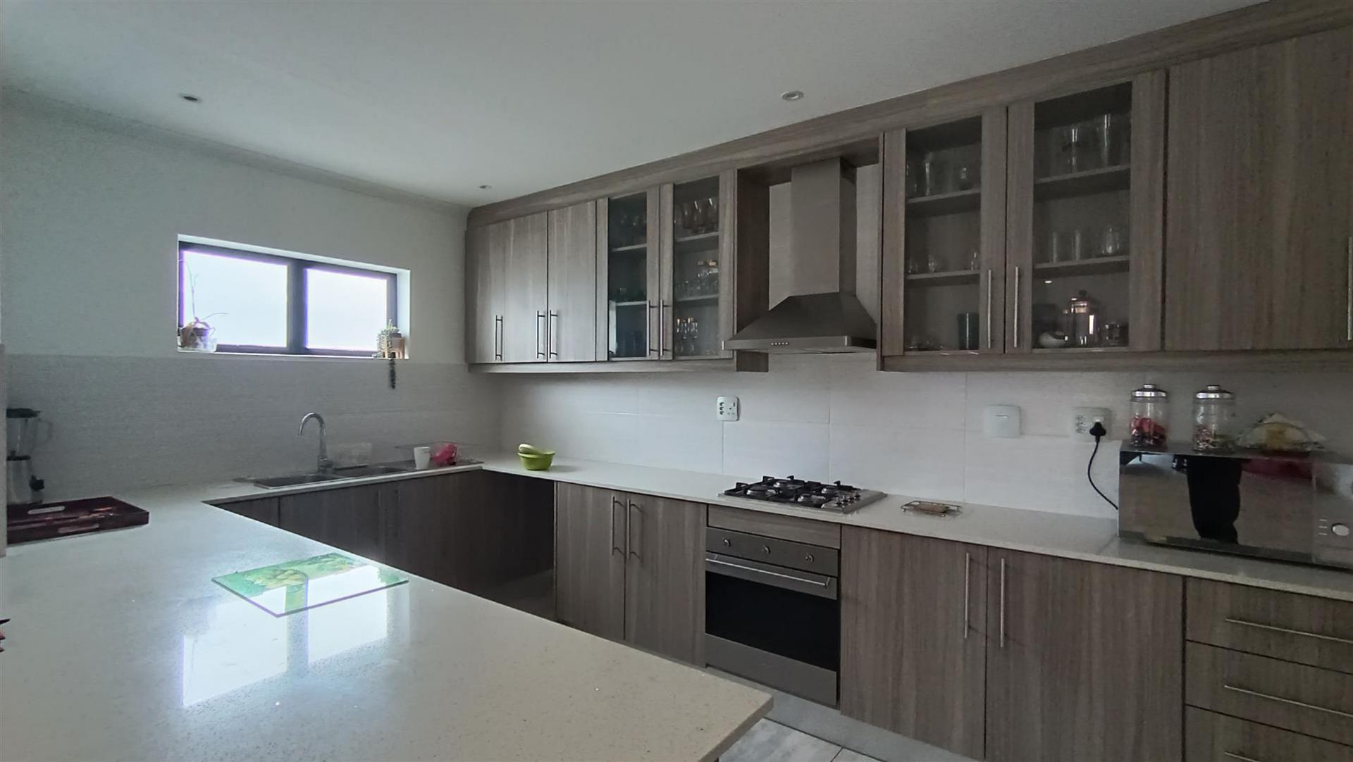 Kitchen - 20 square meters of property in Gordons Bay