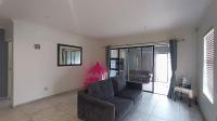 Lounges - 33 square meters of property in Gordons Bay
