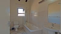 Bathroom 1 - 5 square meters of property in Bellairspark