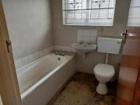 Bathroom 1 of property in Klipfontein Village