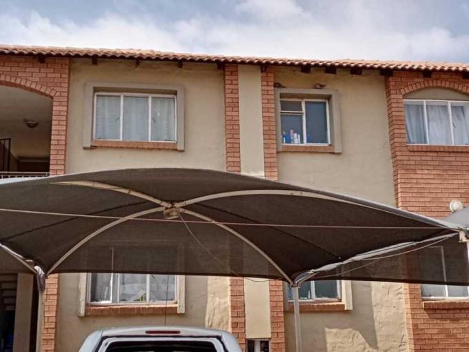 Apartment for Sale For Sale in Rensburg - MR592818
