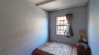 Bed Room 1 - 12 square meters of property in Heuweloord