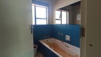 Bathroom 1 - 7 square meters of property in Buccleuch