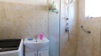 Bathroom 1 - 6 square meters of property in Windermere
