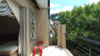 Balcony - 6 square meters of property in Northgate (JHB)