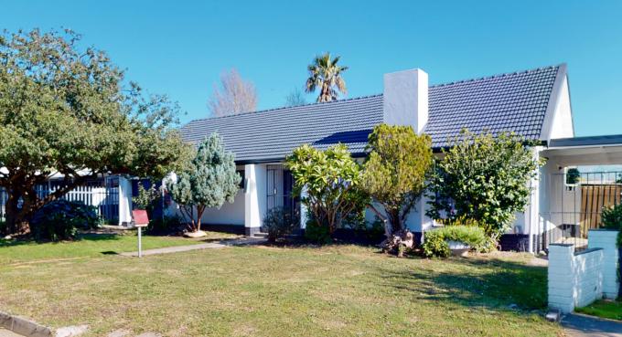 3 Bedroom House for Sale For Sale in Paarl - MR595504