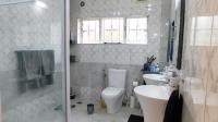 Main Bathroom - 7 square meters of property in Reservior Hills