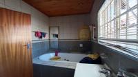 Main Bathroom - 18 square meters of property in Esther Park