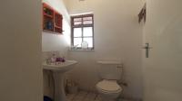 Bathroom 2 - 17 square meters of property in Crowthorne AH