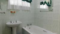 Bathroom 2 of property in Marina Beach