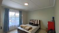 Bed Room 1 - 15 square meters of property in Eveleigh