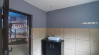 Guest Toilet - 9 square meters of property in Glenvista