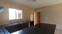 Kitchen - 9 square meters of property in Strubensvallei