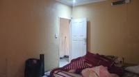 Bed Room 1 - 18 square meters of property in Vosloorus