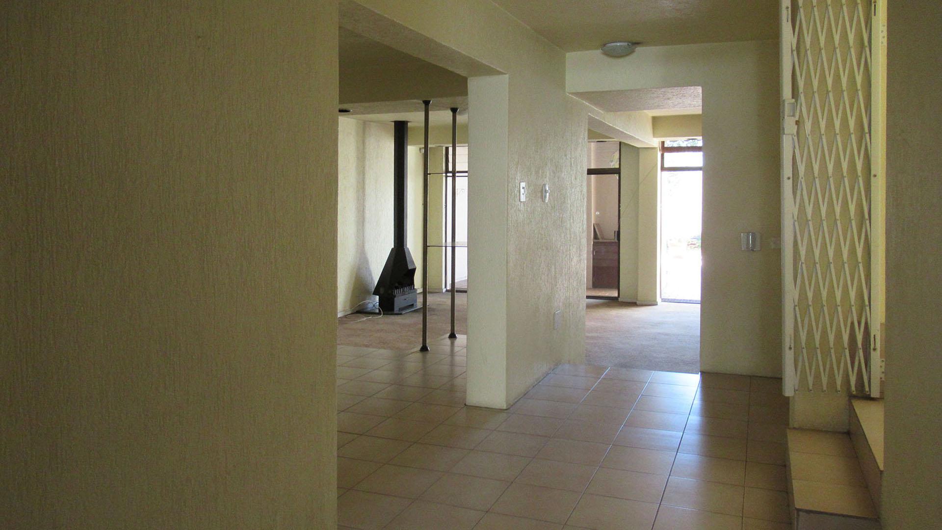 Spaces - 28 square meters of property in Illovo