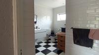 Main Bathroom - 9 square meters of property in Darrenwood