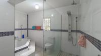 Main Bathroom - 14 square meters of property in Birch Acres