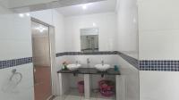 Main Bathroom - 14 square meters of property in Birch Acres