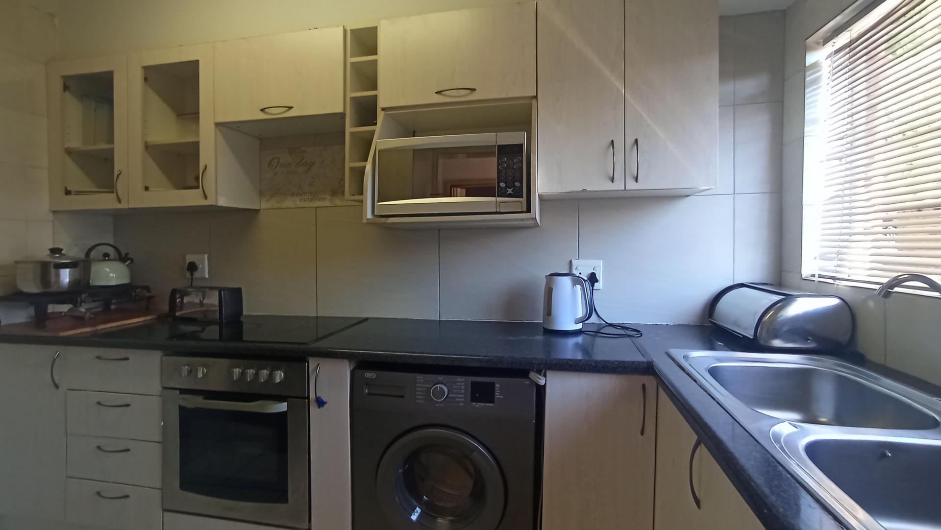 Kitchen - 7 square meters of property in Fontainebleau