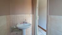 Guest Toilet - 2 square meters of property in Fontainebleau