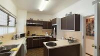Kitchen - 21 square meters of property in Bedfordview