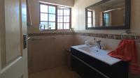 Bathroom 2 - 8 square meters of property in Buccleuch