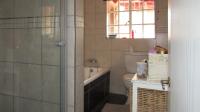 Bathroom 1 - 5 square meters of property in Radiokop