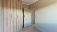 Bed Room 1 - 10 square meters of property in Andeon