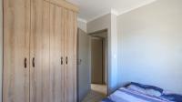 Bed Room 1 - 8 square meters of property in Andeon