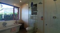 Main Bathroom - 13 square meters of property in Parktown