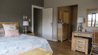 Main Bedroom - 24 square meters of property in Chancliff Ridge