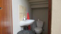 Guest Toilet - 5 square meters of property in Chancliff Ridge