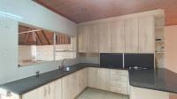 Kitchen - 11 square meters of property in Vanderbijlpark