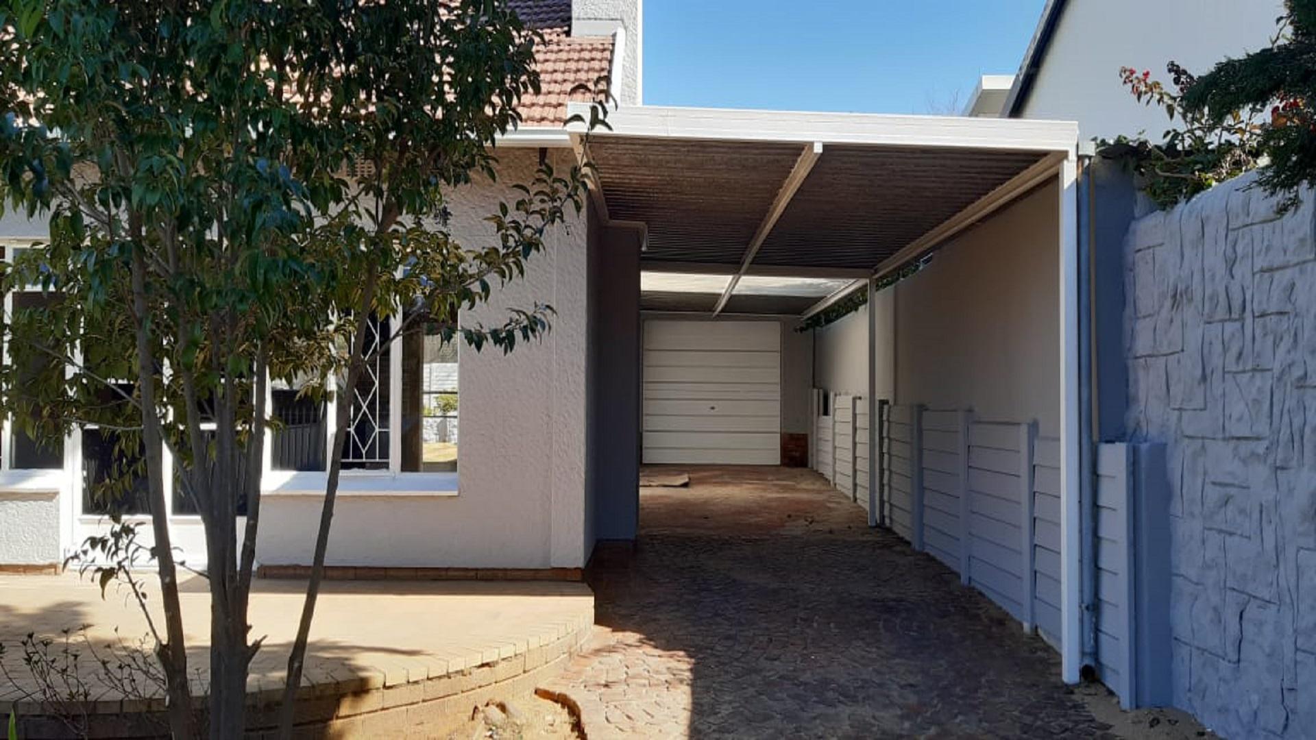Front View of property in Blairgowrie