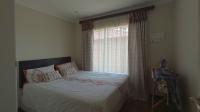 Bed Room 2 - 11 square meters of property in Maroeladal
