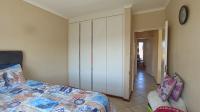 Main Bedroom - 13 square meters of property in Honey Park