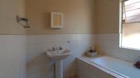 Bathroom 1 - 6 square meters of property in Honey Park