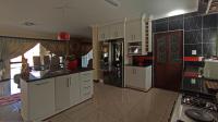 Kitchen - 20 square meters of property in Monavoni