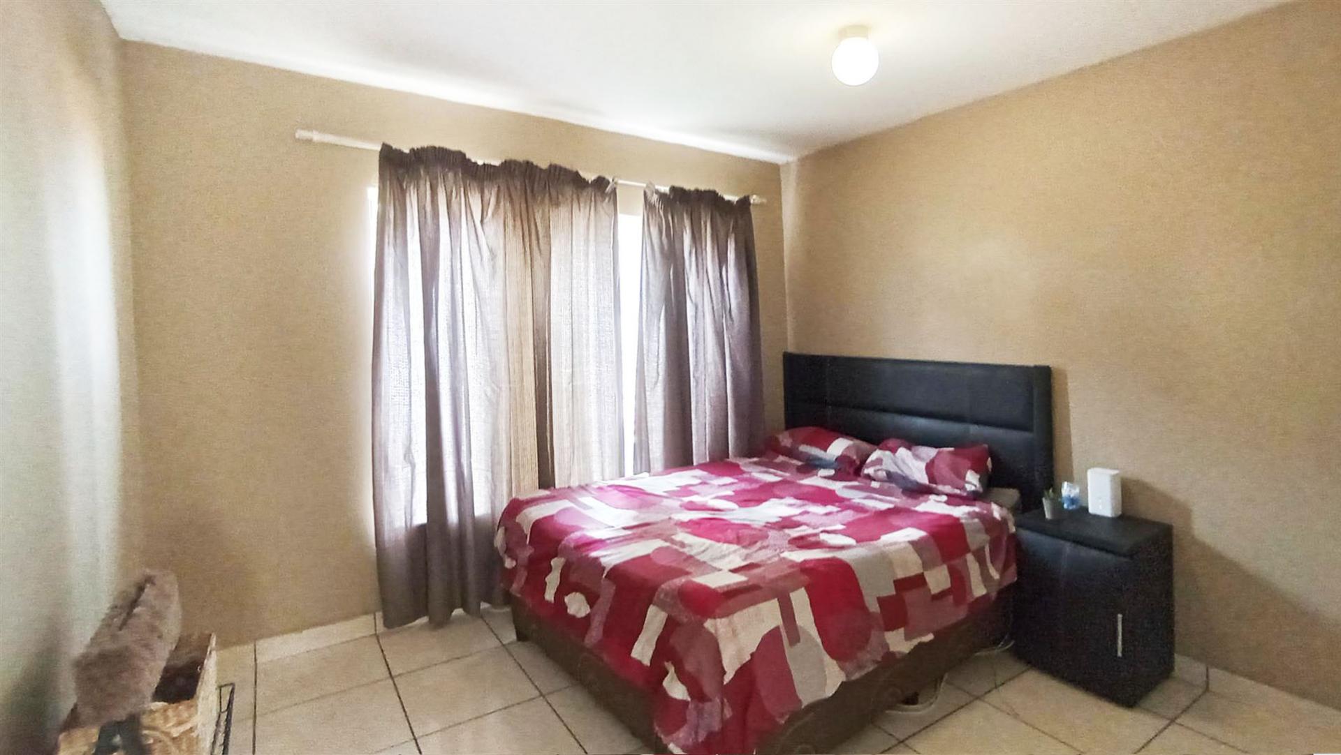 2 Bedroom Sectional Title For Sale For Sale In Willow Park M