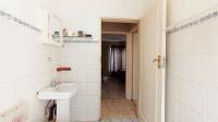 Bathroom 1 - 5 square meters of property in Willow Park Manor