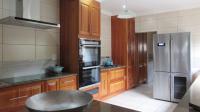 Kitchen - 16 square meters of property in Kloofendal
