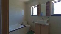 Bathroom 1 - 8 square meters of property in Summerset