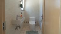 Guest Toilet - 2 square meters of property in Summerset