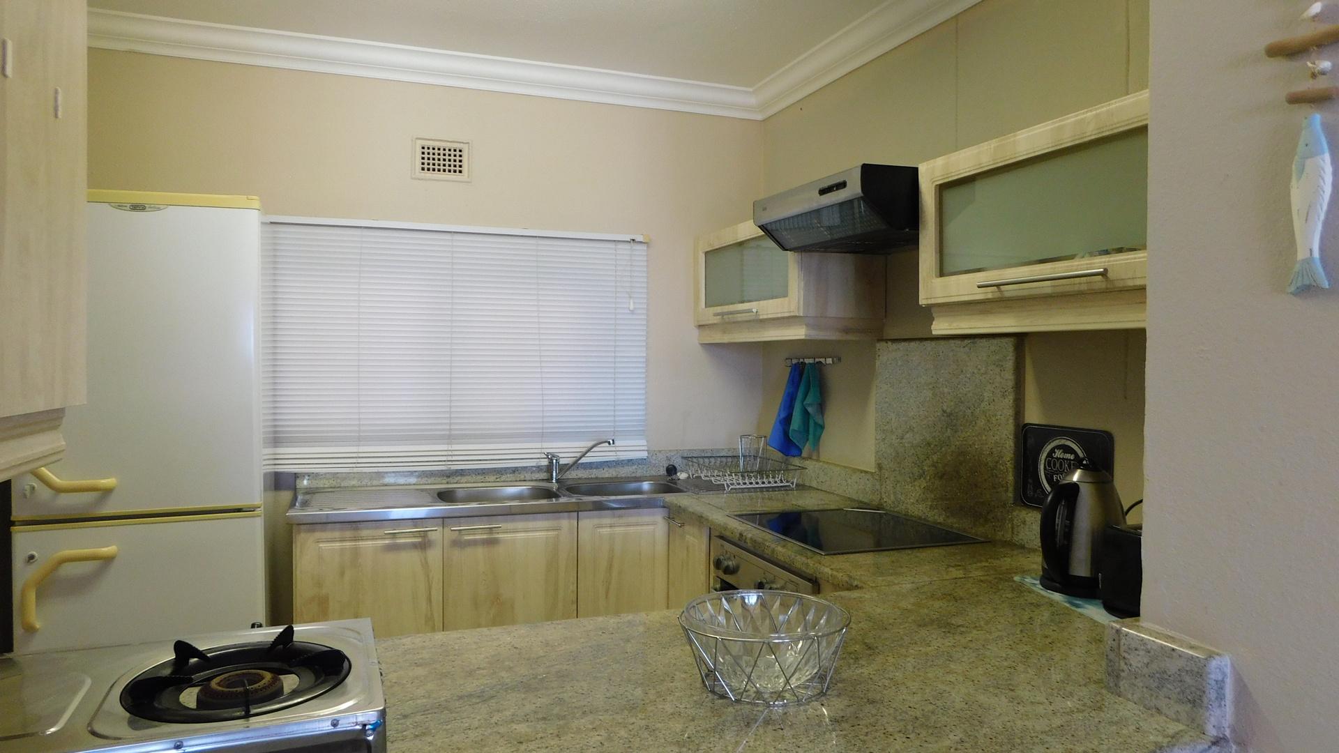 Kitchen - 8 square meters of property in Lawrence Rocks