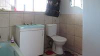 Bathroom 1 - 6 square meters of property in Mindalore
