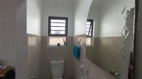 Main Bathroom - 3 square meters of property in Parkrand