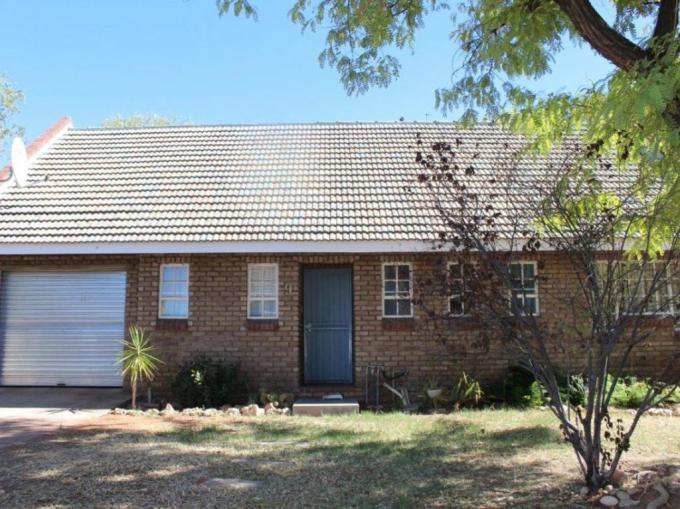 2 Bedroom House for Sale For Sale in Upington - MR606495