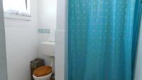 Bathroom 3+ - 8 square meters of property in Hibberdene